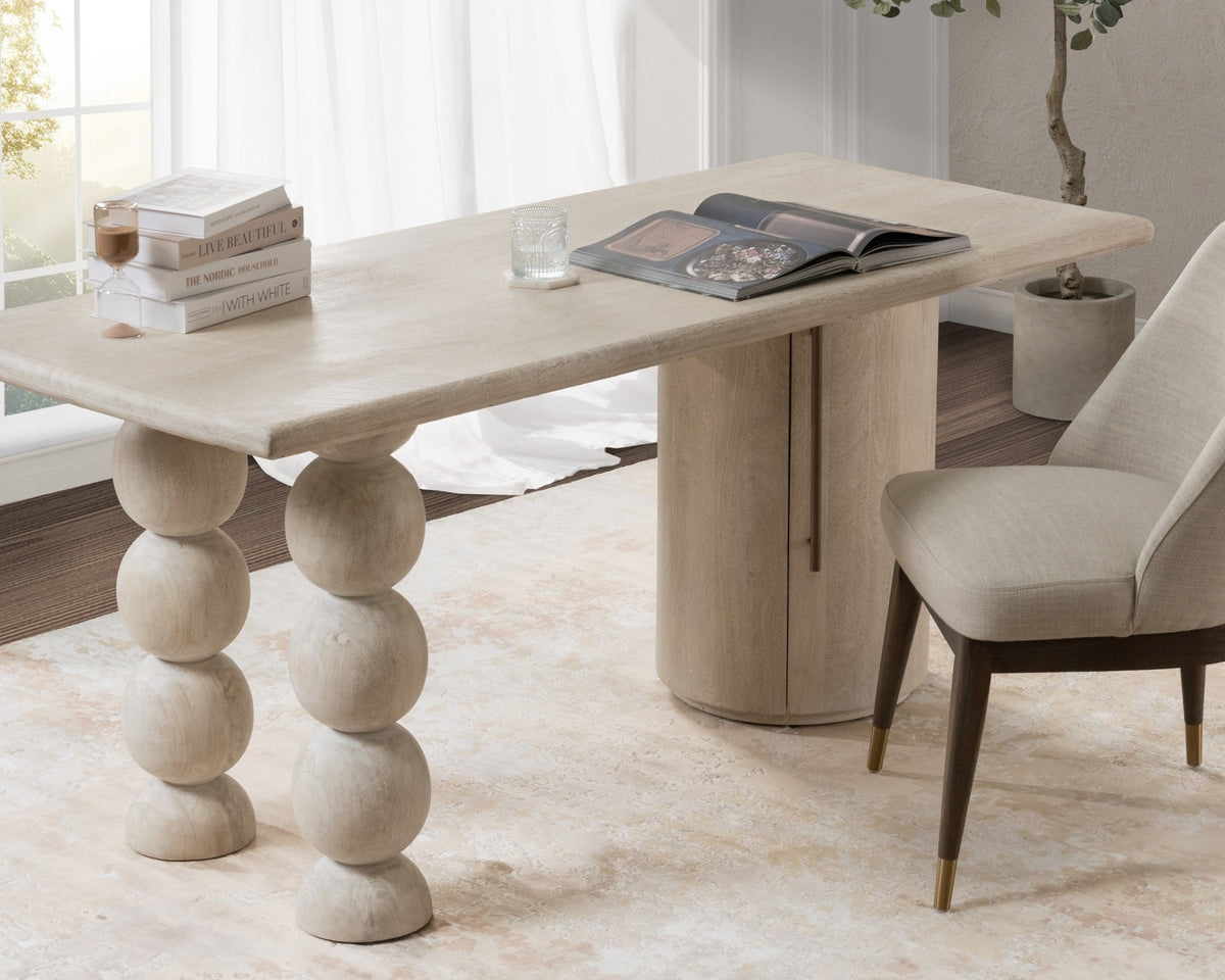 Estelle Desk