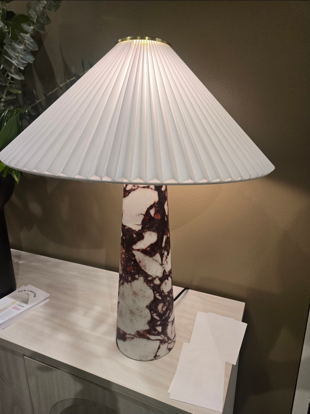 Dovetail lamp
